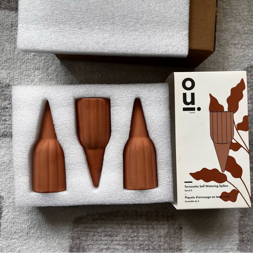 BNIB TERRACOTTA WATERING SPIKES (SET OF 3) FOR PLANTS